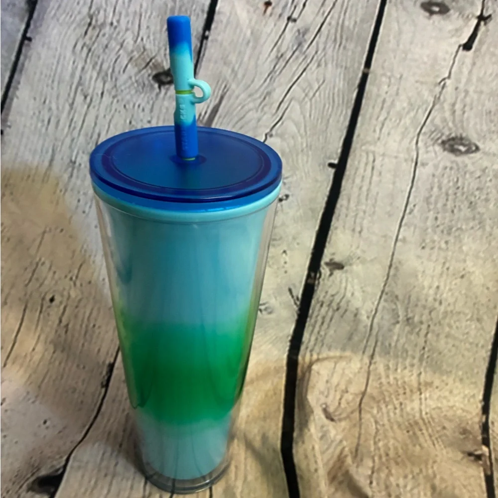 Starbucks Color Changing Tumbler 24oz Cup Blue Green Silicone Straw Topper‎ 2023